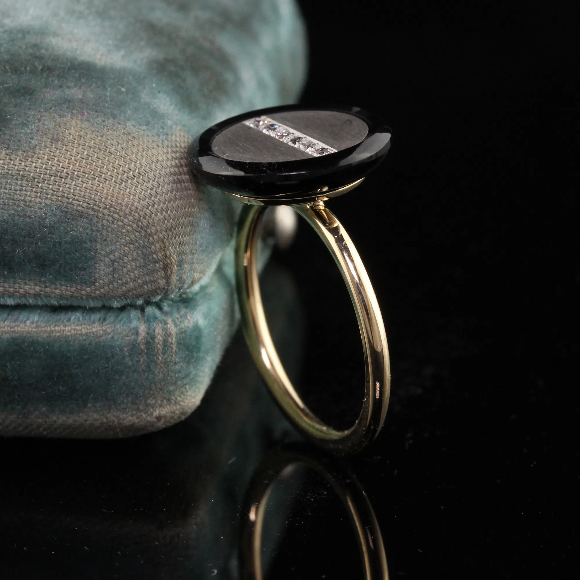 Antique Art Deco 14K Yellow Gold Platinum Onyx Diamond Button Ring