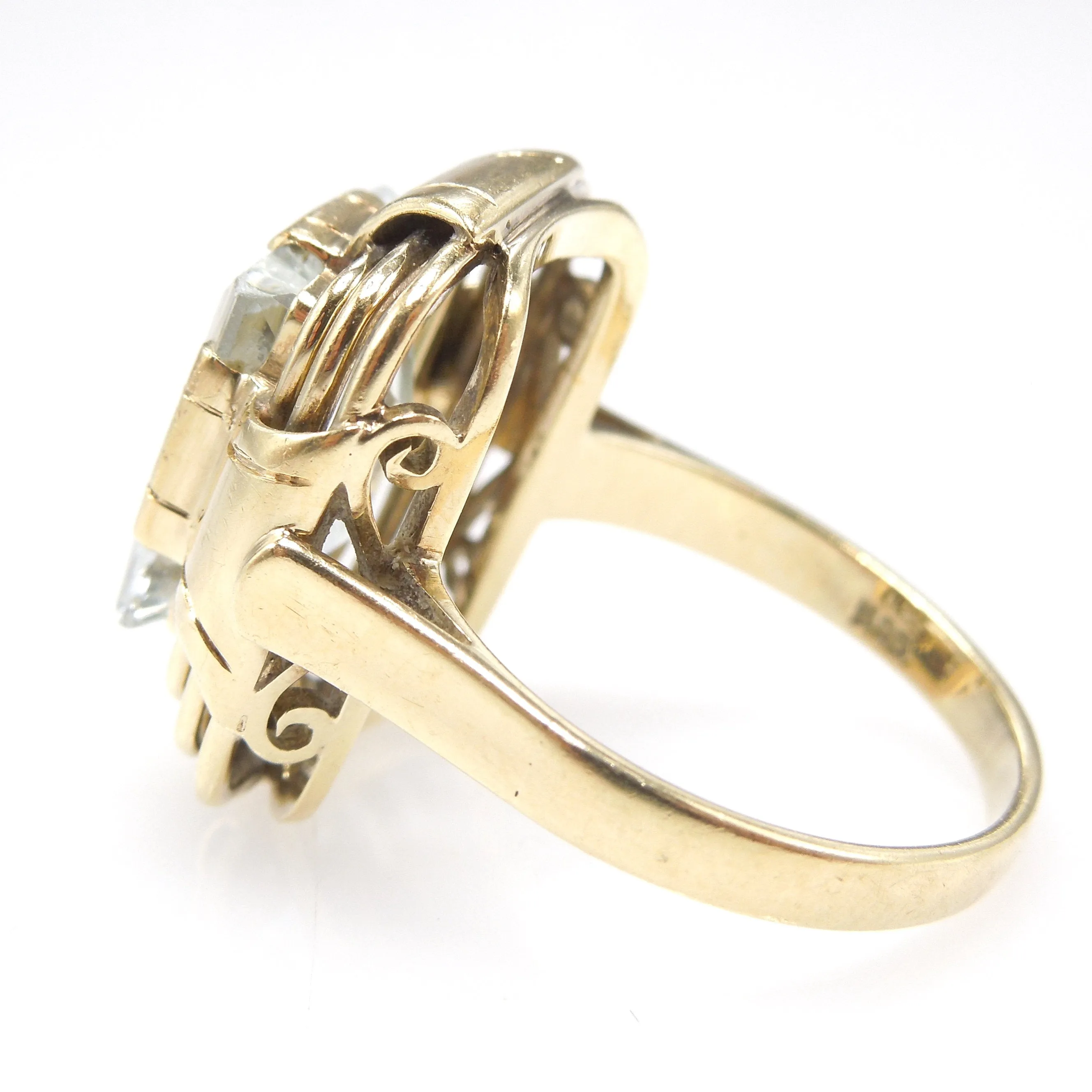 Art Deco 14K Yellow Gold and Rectangular Faceted Aquamarine Ring