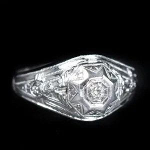 Art Deco 18K White Gold and Diamond Ring