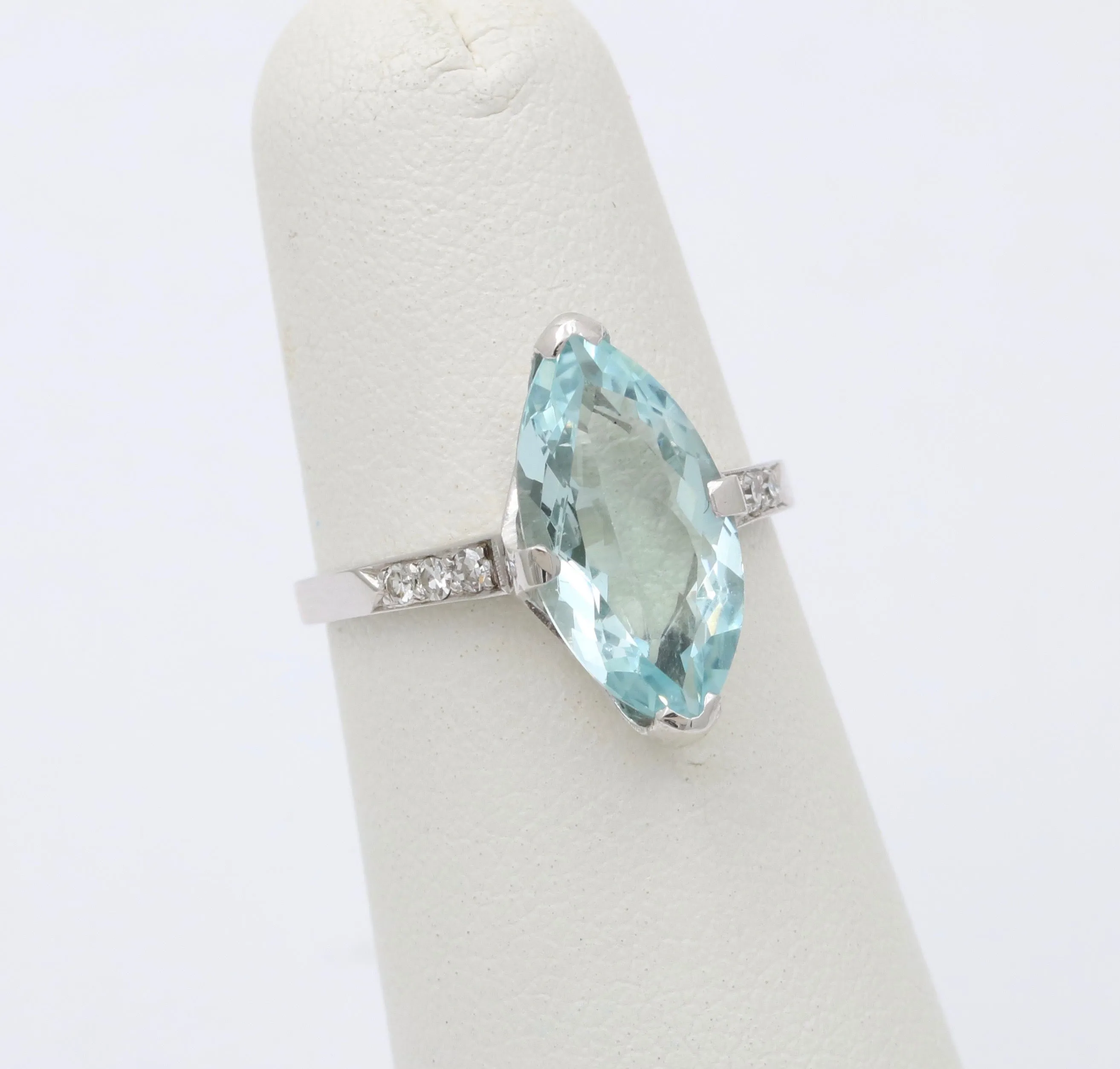 Art Deco 3 Carat Aquamarine and Diamond 18K Gold Ring, Alternative Engagement