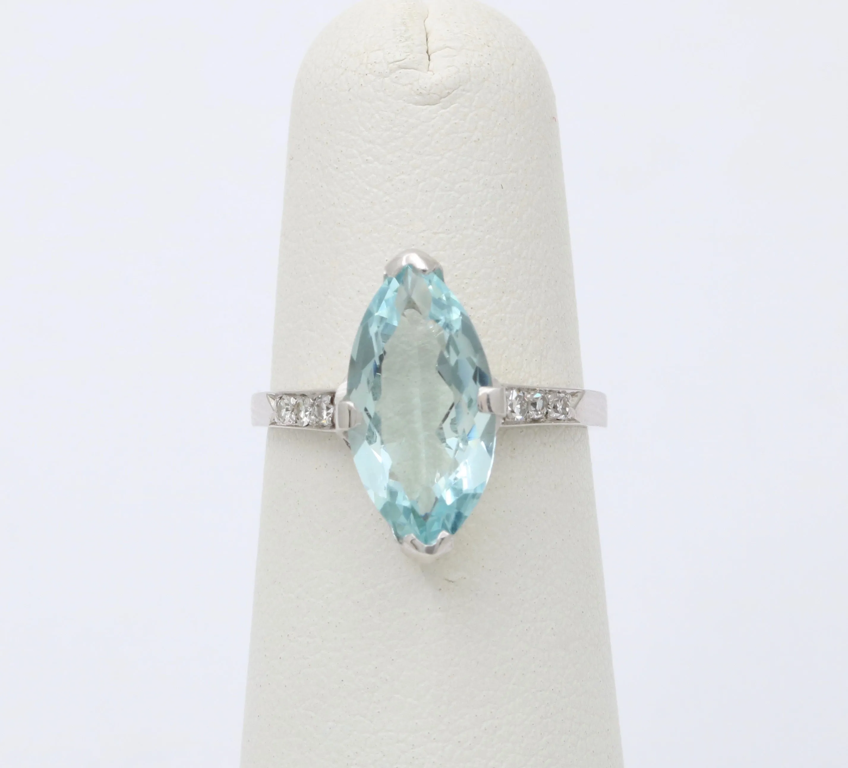 Art Deco 3 Carat Aquamarine and Diamond 18K Gold Ring, Alternative Engagement