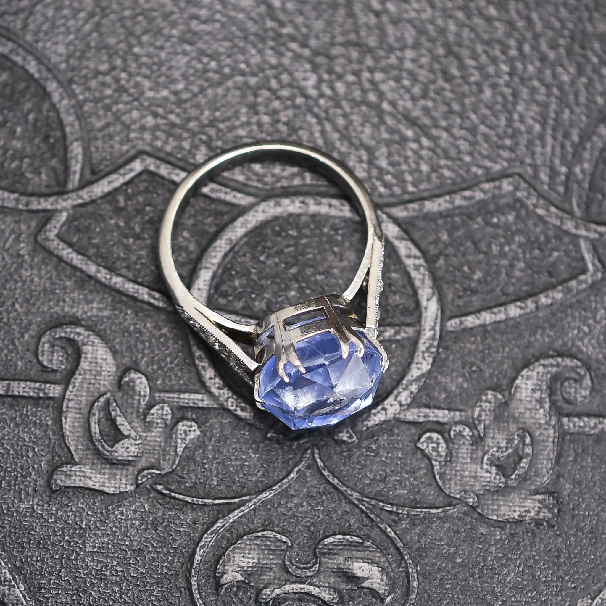 Art Deco Ceylon Sapphire & Diamond Ring