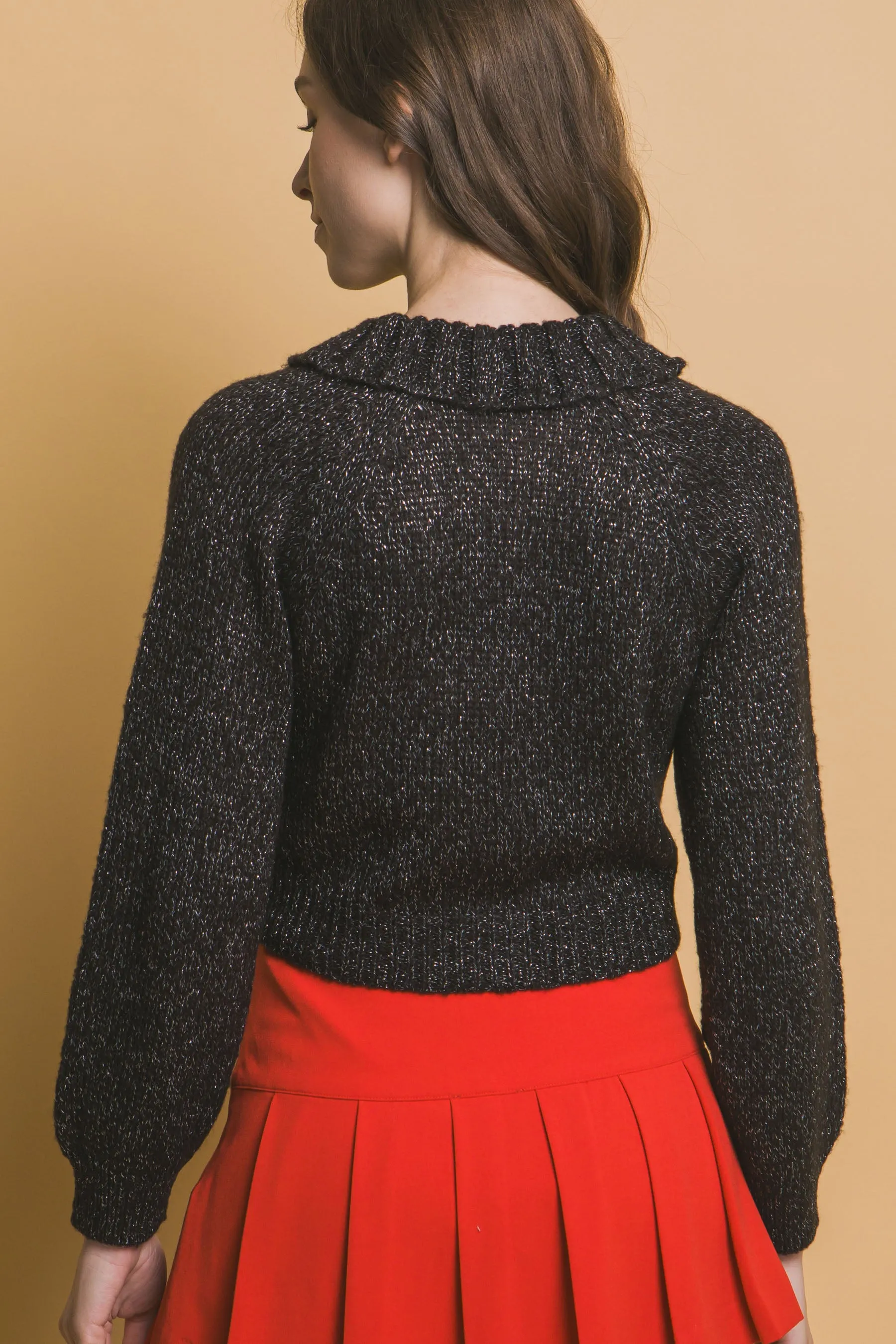Black Short Collard Sweater