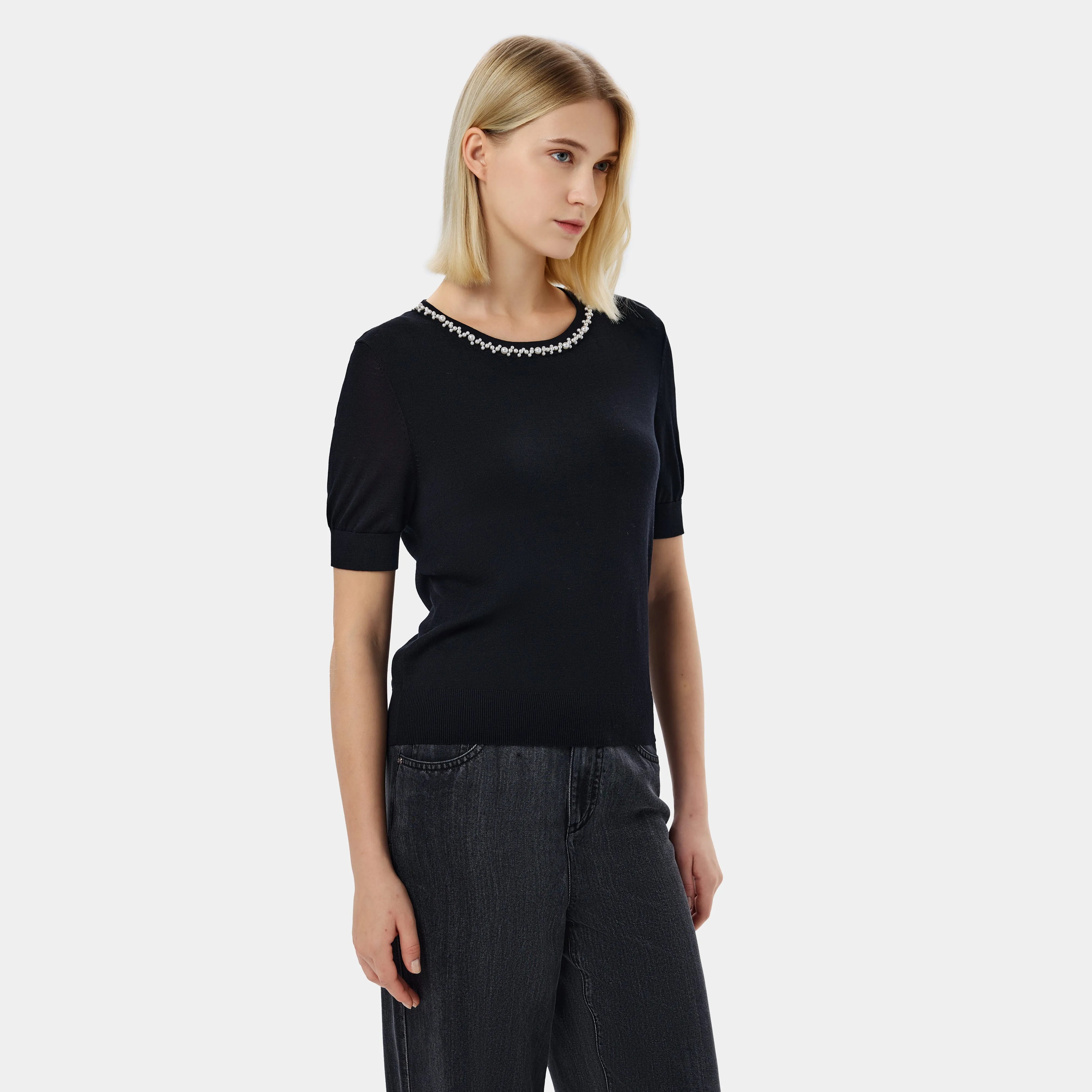 CHIC PEARL-TRIMMED BLACK TOP
