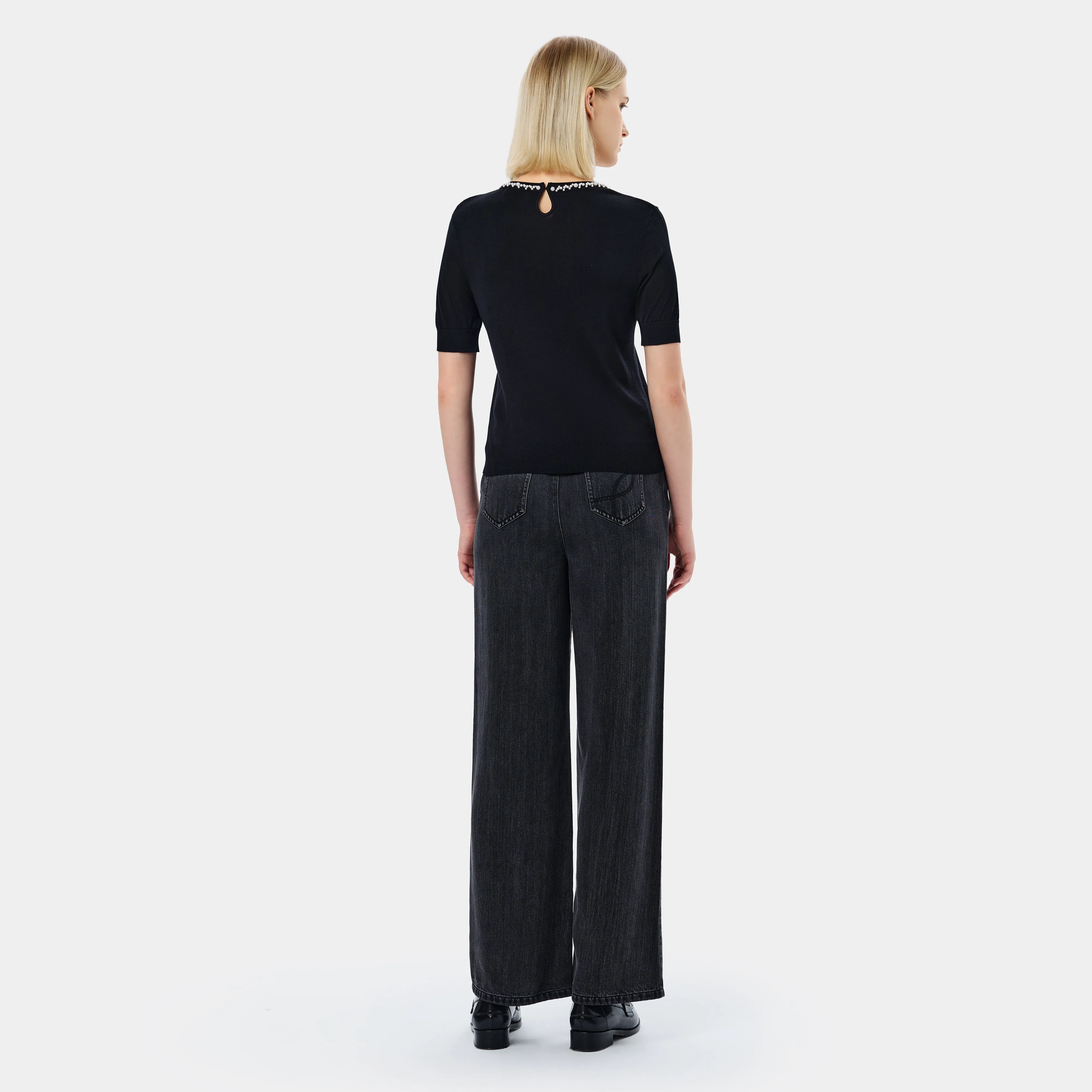 CHIC PEARL-TRIMMED BLACK TOP