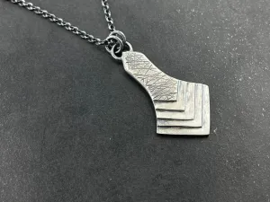 Deco Necklace with random crosshatch - short
