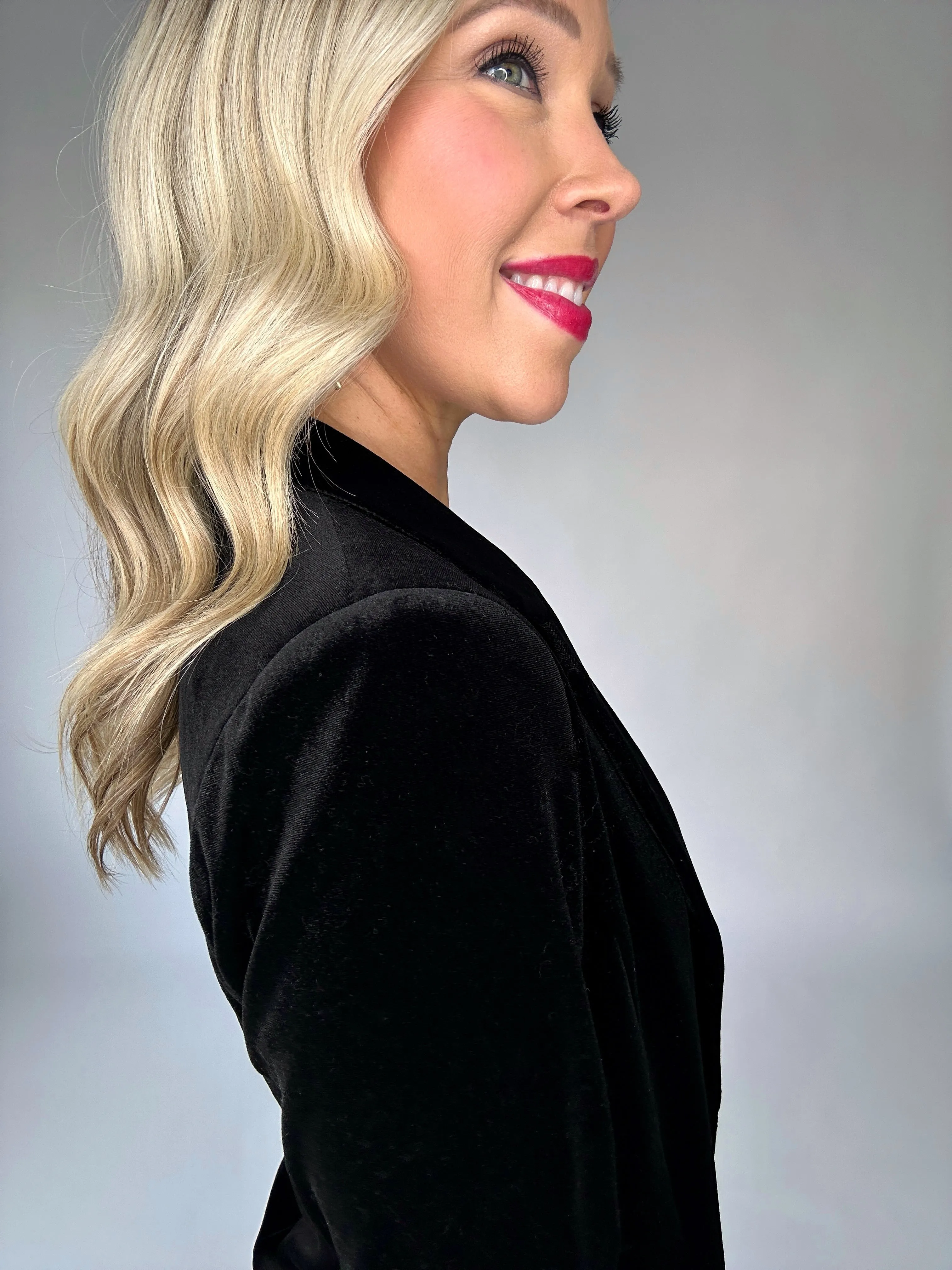 Invitation Only Velvet Blazer - Black