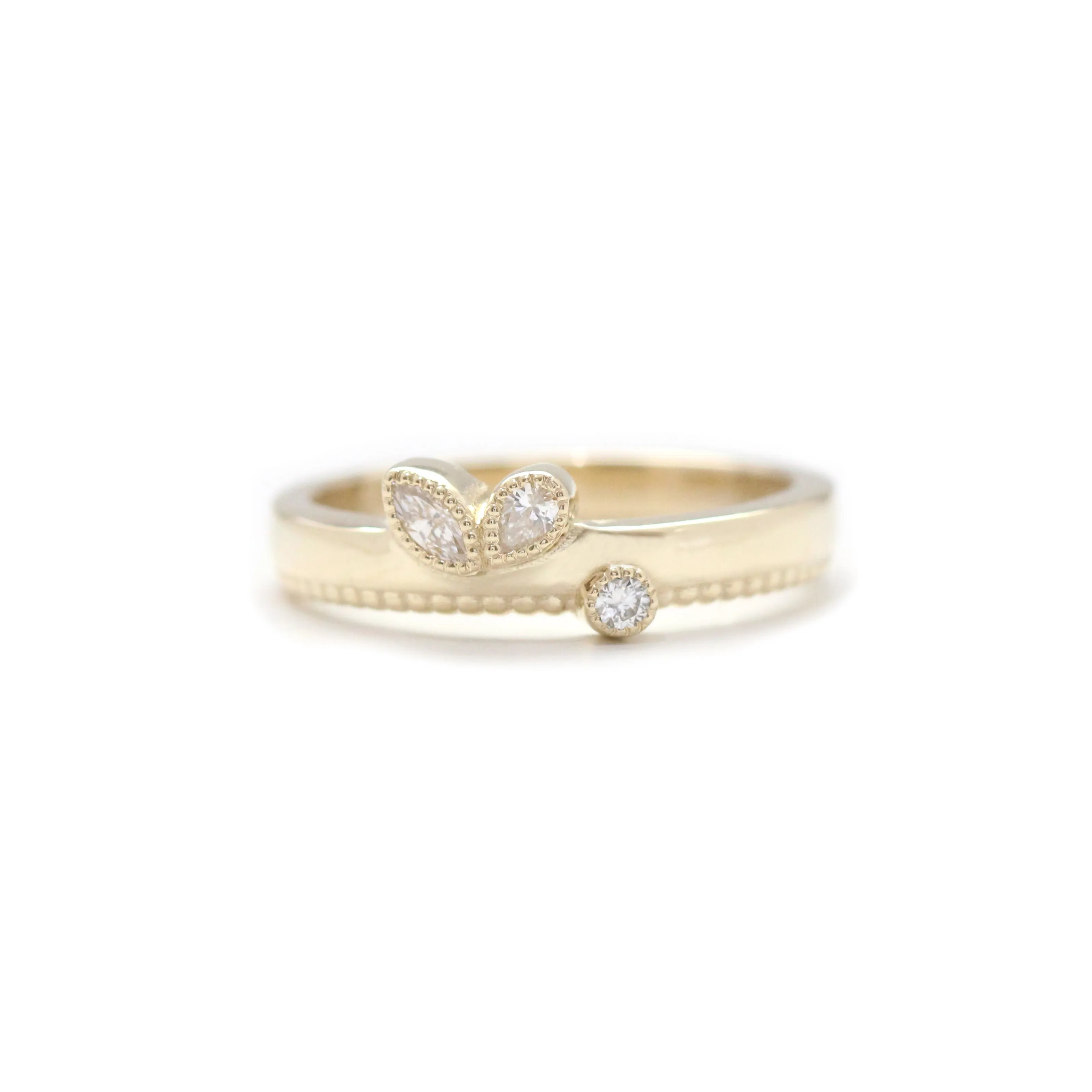 Pear, marquise and round cut diamond beaded flat wide band