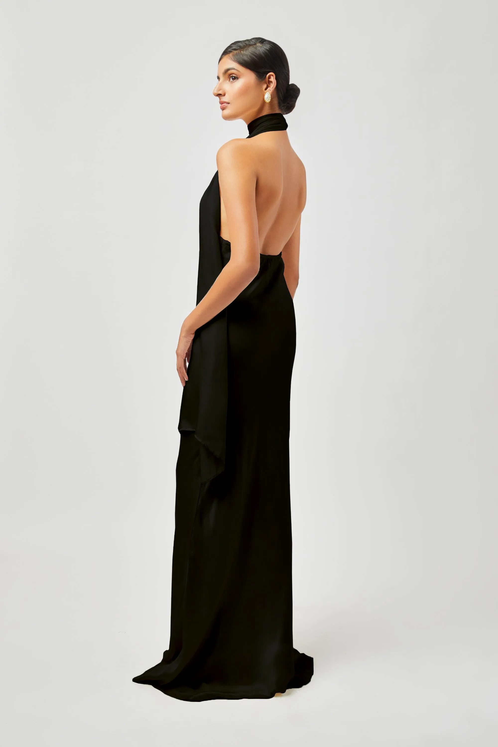 Sacré Gown
